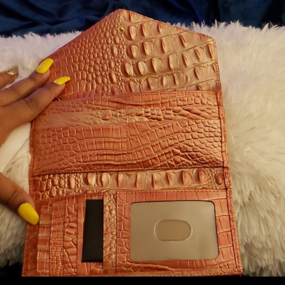 Brahmin Wallet - Picture 4 of 4